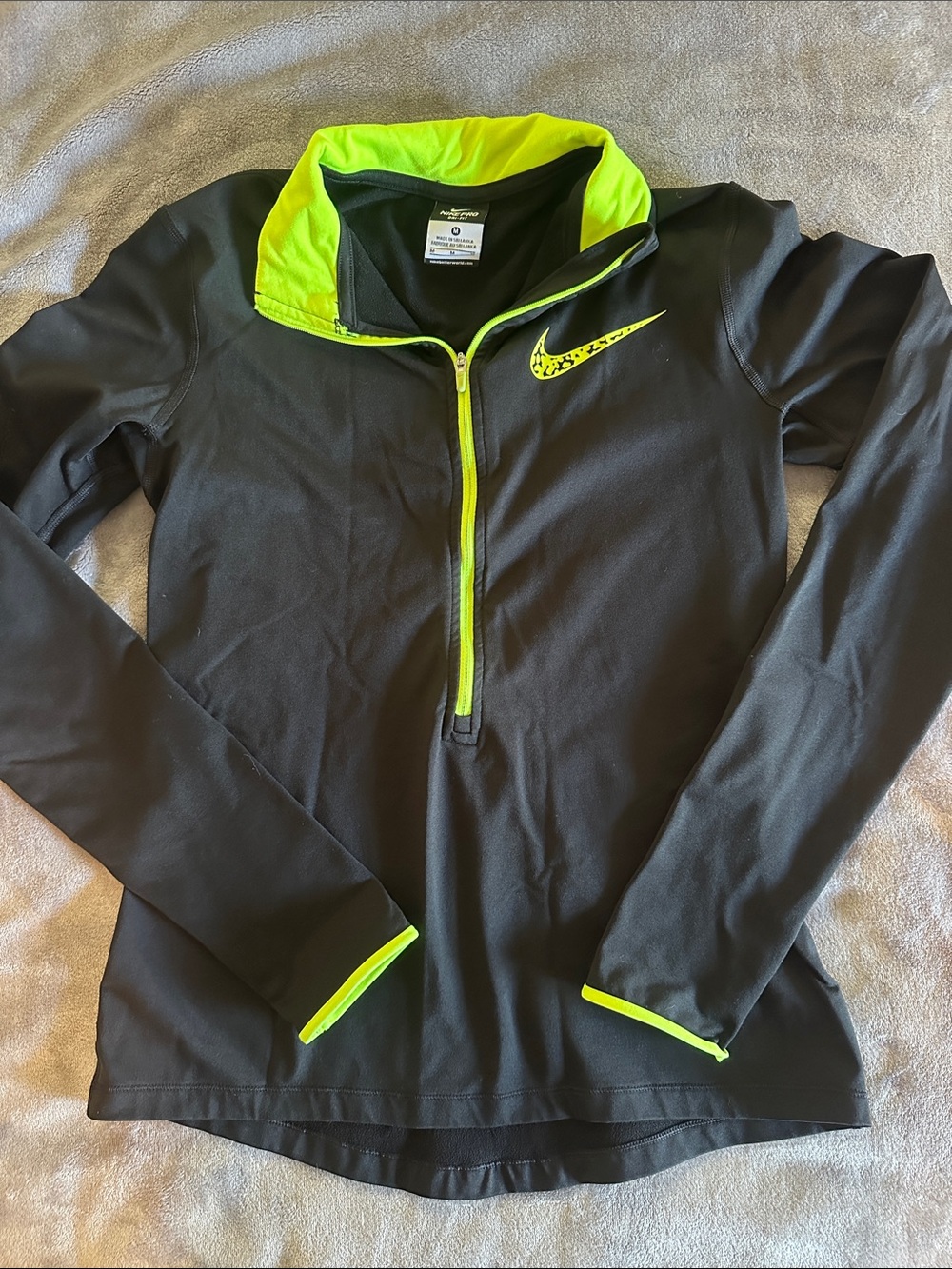 Nike Pro Dri-FIT Black Neon Yellow Half Zip Pullover Size Medium